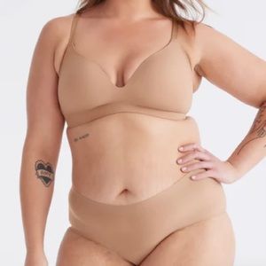 Knix Wing Woman Contour bra. 🤎